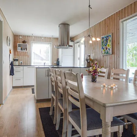 Cozy In With Kitchen Holiday home